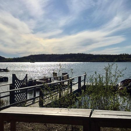 Great Slave Lakeside Bed & Breakfast Yellowknife Exterior photo