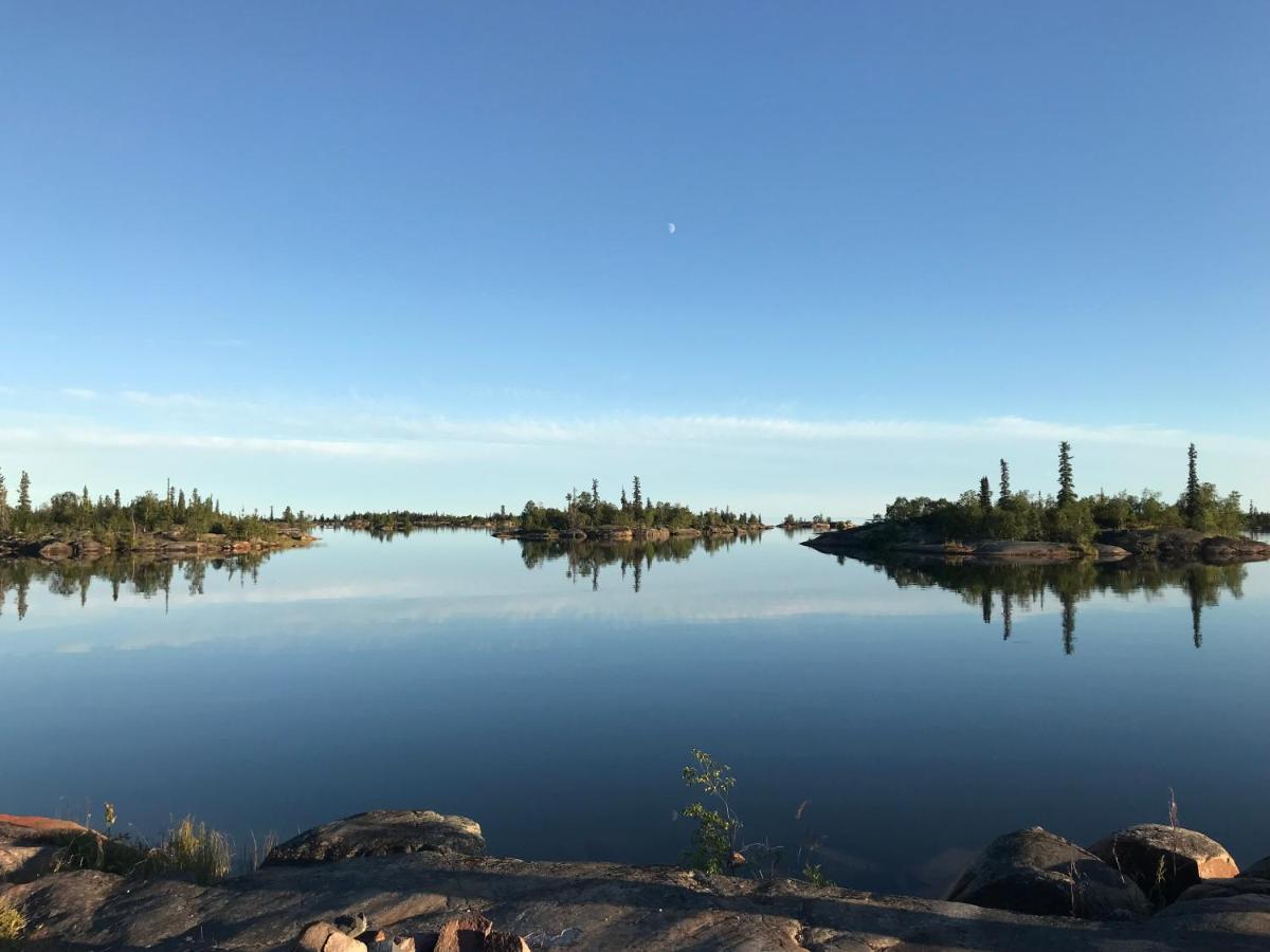 Great Slave Lakeside Bed & Breakfast Yellowknife Exterior photo